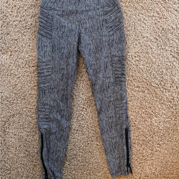 Athleta Delaney Mototight legging size Small - Picture 1 of 4